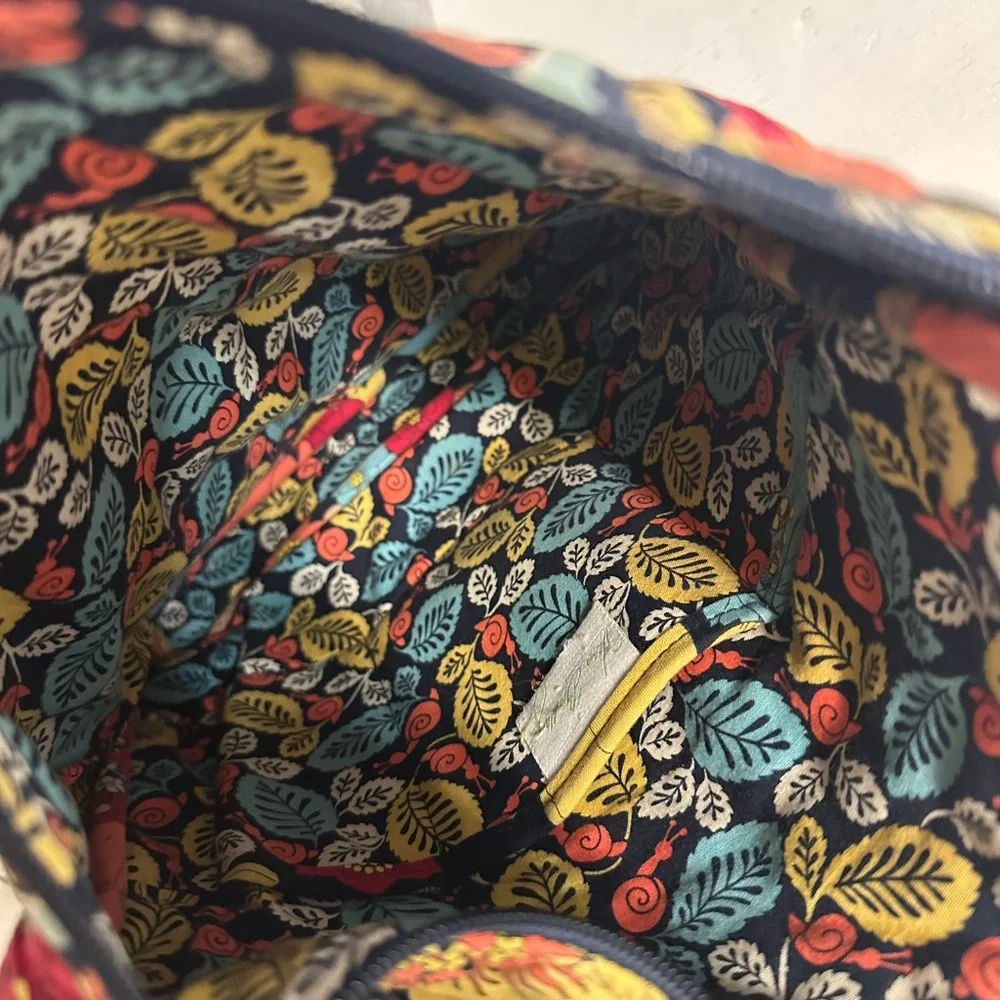 Vera Bradley Happy Snails Crossbody Shoulder Bag Retired 10 X 10.5 - Picture 8 of 9